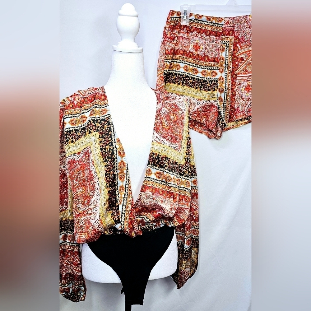 Size 6 Missguided Paisley Print Bodysuit and Shorts Set